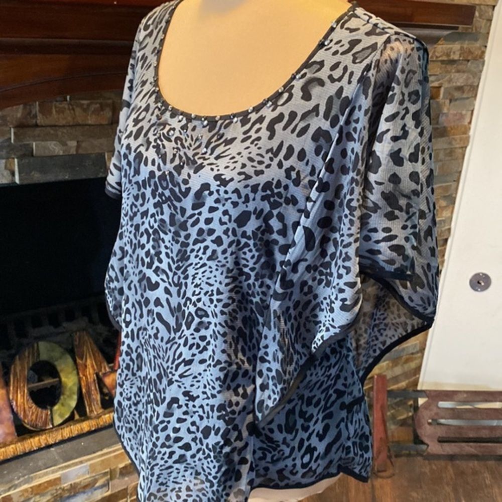 Animal Print Top with Fitted Back Waist